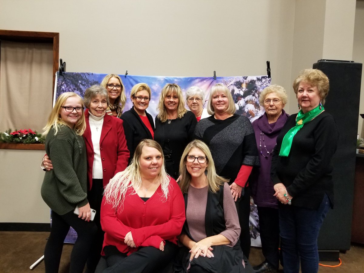 LisaOlson704's tweet photo. December Memories!! Baking at church, ornament Exchange #2, Christmas Banquet at New Life Church, Ornament Exchange #1. Going to ornament Exchange #3 tonight. Small group Christmas Dinner (no pics). Looking forward to spending time with family this week and making more memories! https://t.co/G4ja8ouKvI