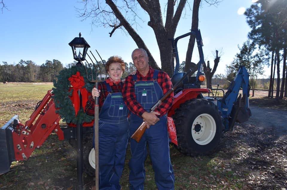 Merry Christmas from Lynn Alps and his wife!  

#BransonTractors
#MerryChristmas 
#HappyHolidays