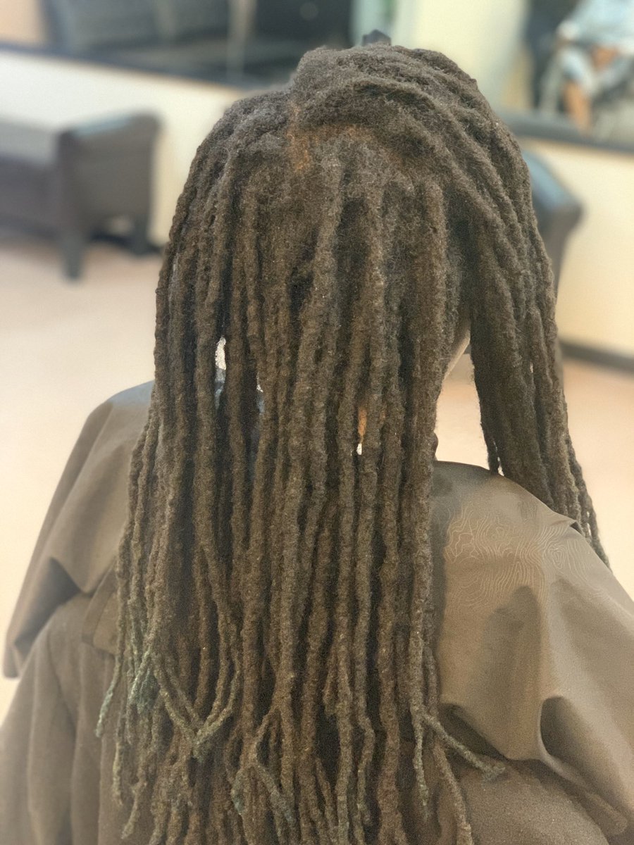 msshannon1982's tweet photo. Loc style for this lovely lady‼️ Come see me‼️
.
#jaxmodels #naturalhairstyles #jacksonville #charlamagnethagod #styles2inspire #microlocs #locs #blowoutstyles #haircuts #locs #twostrandtwist #silkpress #modelcall #jacksonvillestylist #duvalhairstylist #charlamagnethagod #rhianna https://t.co/esgQmGeYF3
