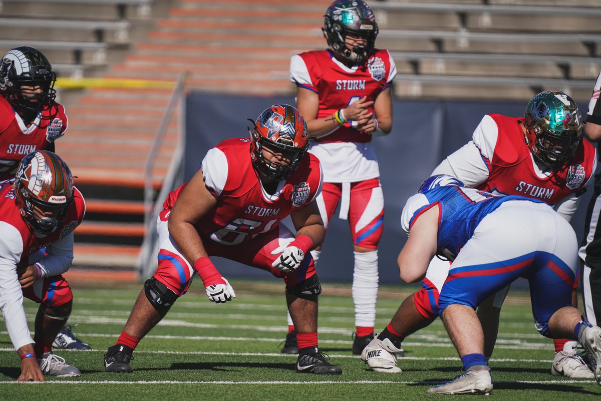 ephstigernews's tweet photo. A few Tigers made an appearance at the @915Showcase as the as the Storm (Red) beat the Thunder in a shootout 42-41.
#GEPFS
#TXHSFB
#ElPaso
#ElPasoHighSchool
#EPHS โ
Photos by David Moreno https://t.co/DwOTfaWa39