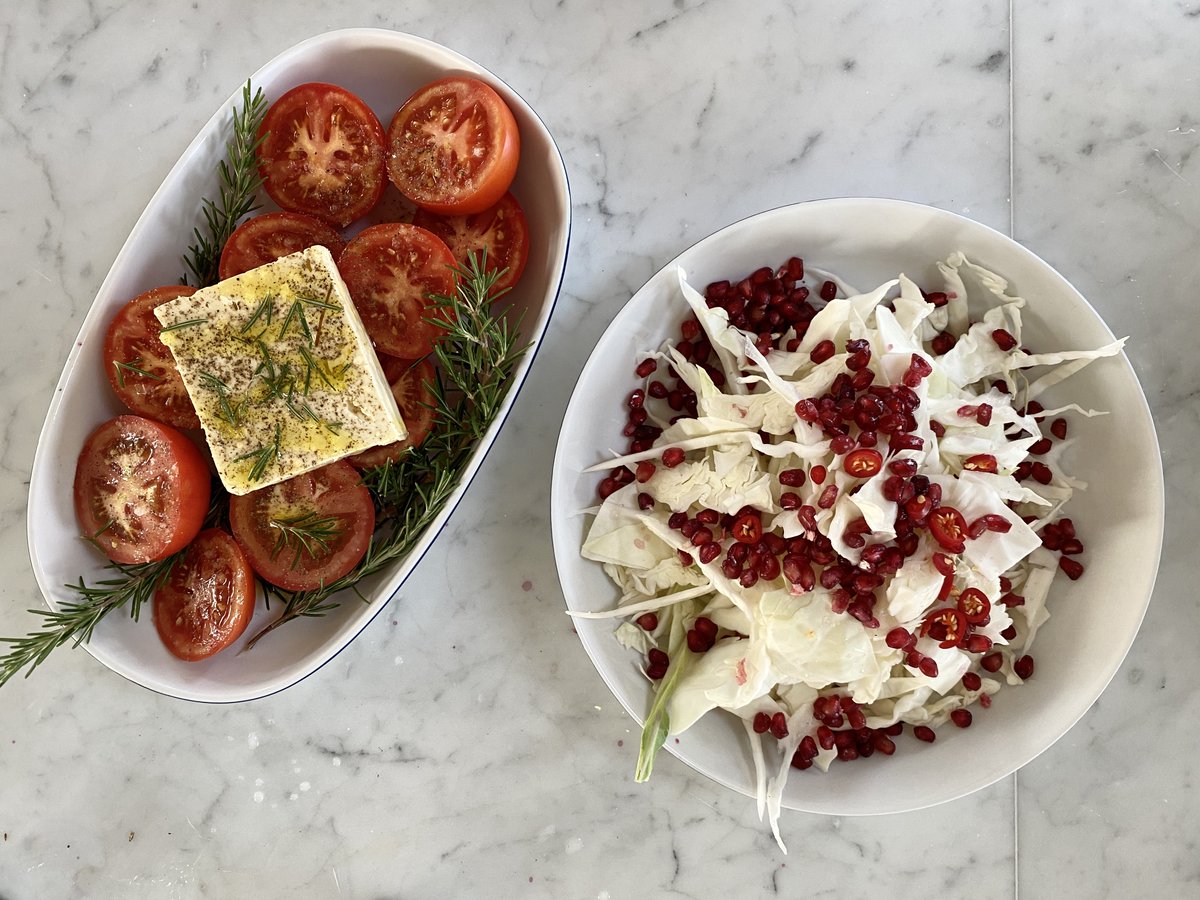 Two blockbuster Christmas Day salads for under $20: bit.ly/2MkIRQz <a href="/woolworths/">Woolworths</a>