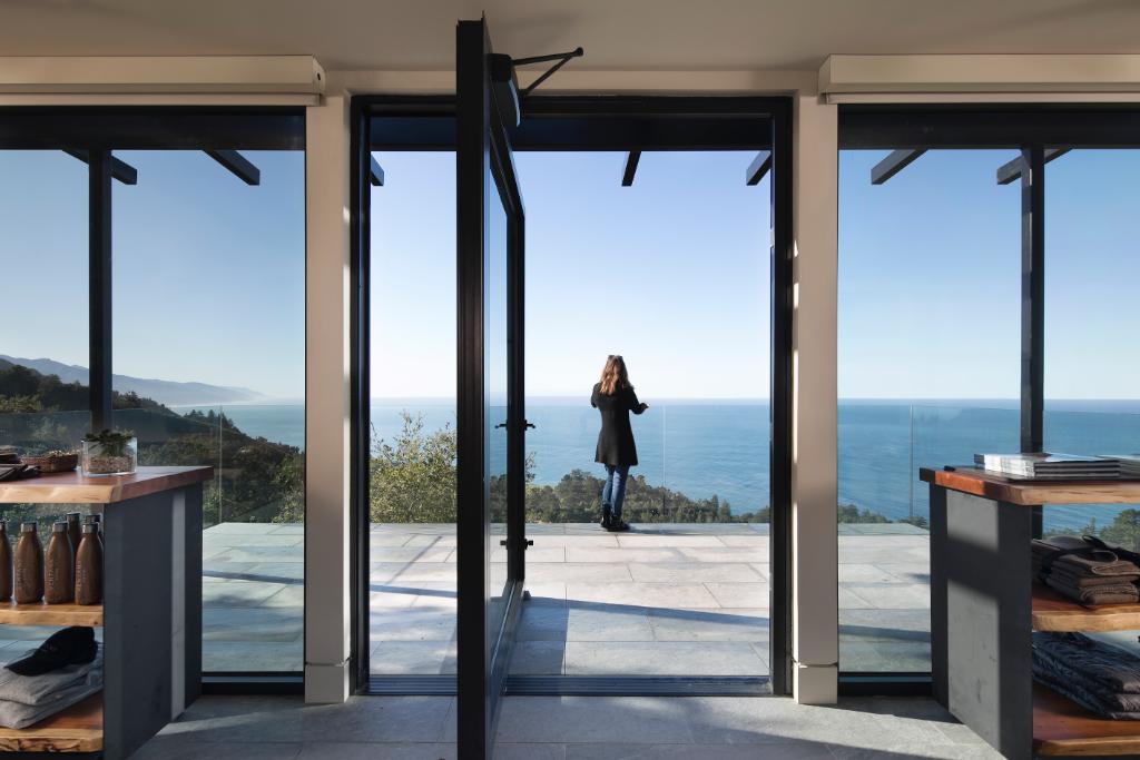 VentanaBigSur's tweet photo. Inside or out, there’s always something incredible to see at the Glass House Gallery. #VentanaBigSur #BigSur #BigSurCoast #CaliforniaCoast https://t.co/LL3Rz6AFuE