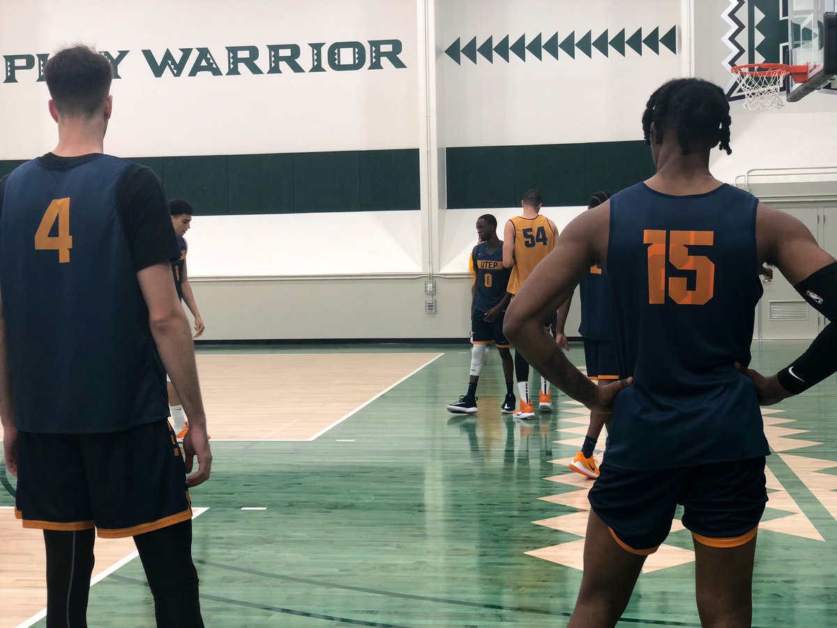 UTEPMBB's tweet photo. Running those X’s & O’s #PracticeSesh #LeiUp https://t.co/bKCOo6GhvY
