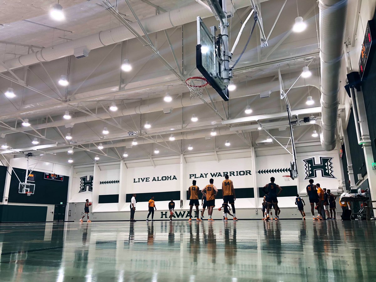 UTEPMBB's tweet photo. Running those X’s & O’s #PracticeSesh #LeiUp https://t.co/bKCOo6GhvY