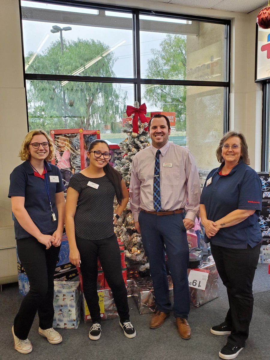 John and his team at store 8896 are amazing!  Store shouts Christmas at the door and customers are loving it!! #THEteam #Region63 #MightyDivision9