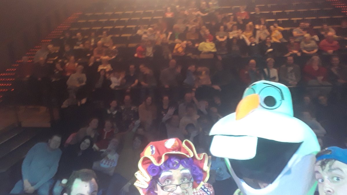 DameDottyMK's tweet photo. What lovely audiences at @SCTheatre1 today to see #BeautyAndTheBeast can you see yaself in these #olaf #selfies... https://t.co/AjNcZgXZ1A