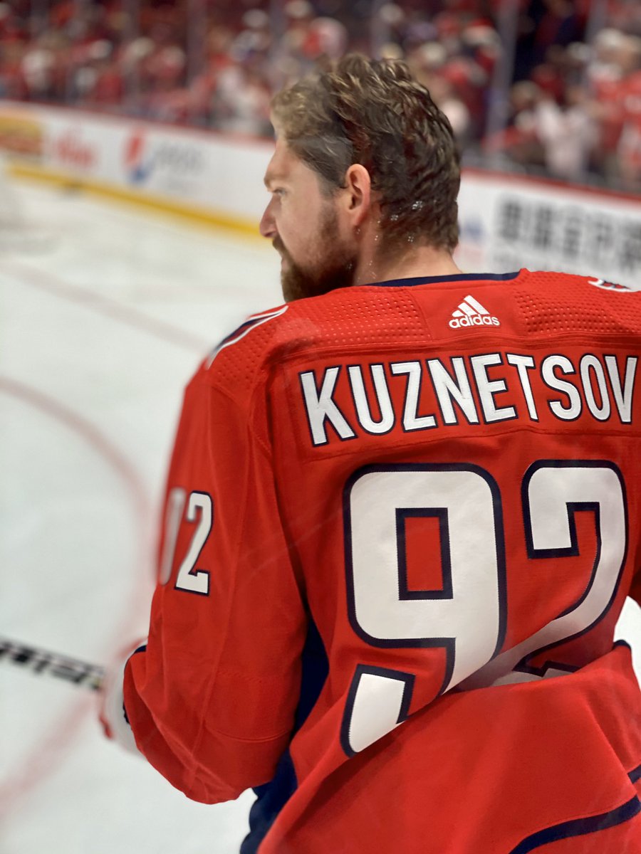 KuzyBeCackling's tweet photo. HE
#ALLCAPS
#MerryCapsmas https://t.co/guhfOyjqyv
