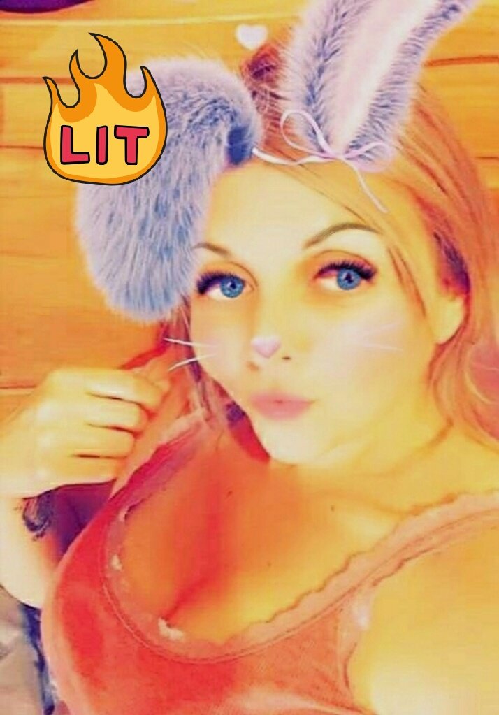 Michelle_xx_oo's tweet photo. #hairup #bedtime #morefilms #LateNight #snapchat #selfie https://t.co/toJREmCIs7