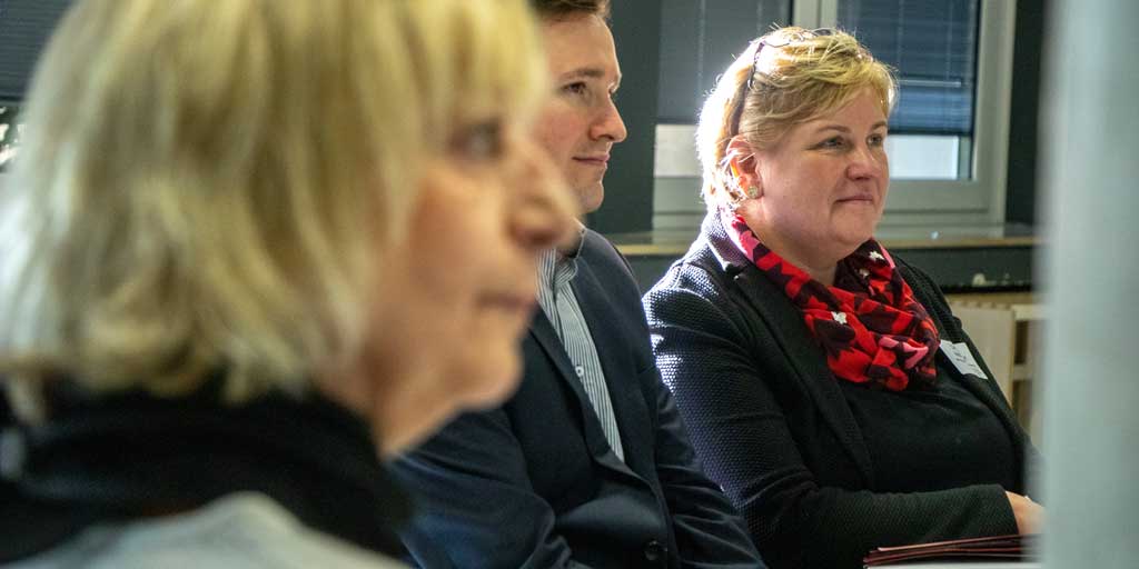 Mit einer spannenden Zukunftswerkstatt für ein weitgefasstes Inklusionsverständnis endete gestern der Besuch von Claudia Middendorf (#Beauftragte #MenschenMitBehinderung #NRW) im Kompetenzzentrum SIDI der @th_koeln
bit.ly/34DIcQx
#Weiterbildung #FachplanerIn #Inklusion