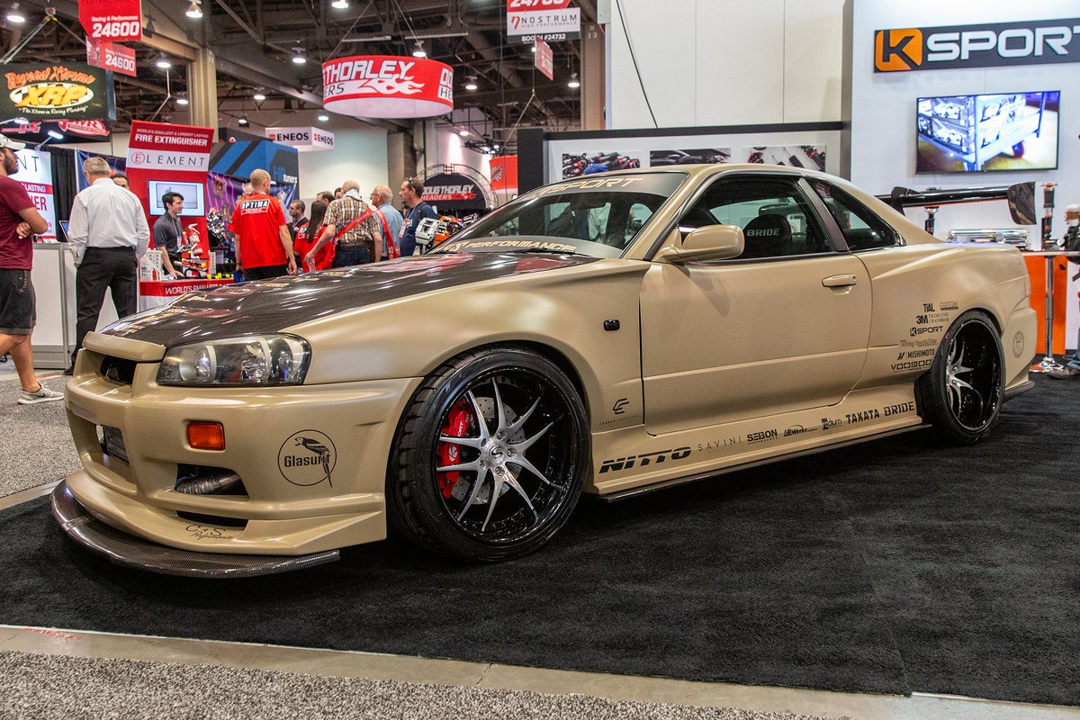 mollymagazine's tweet photo. The #madscientist @ C&amp;S Performance brewed a perfect concoction of power, beauty, &amp; art to breath life into this #bootyfull #f7lthy #R34 @ the #ksport booth from #SEMA, wearing the best #phantasykolors #basfrefinish gown @ the party.

#sema2019 #semashow #gtr #nissangtr #skyline https://t.co/5Re5C01lOn