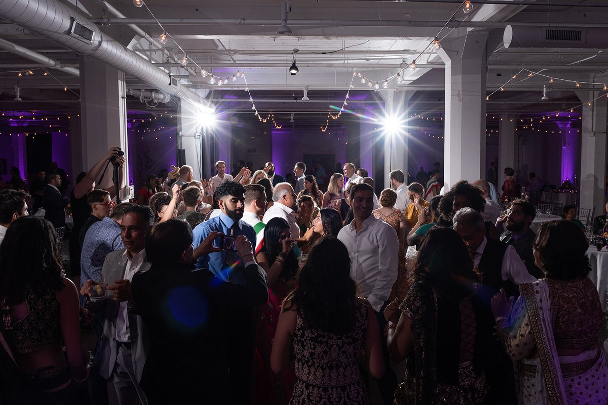 zhoubevents's tweet photo. Party time at @zhoubartcenter! 
📸 @CusicPhoto 
#zhoubevents #zhoubartcenter #lmcaters #weddingreception #saturdaynight https://t.co/XFcaXr0NGp