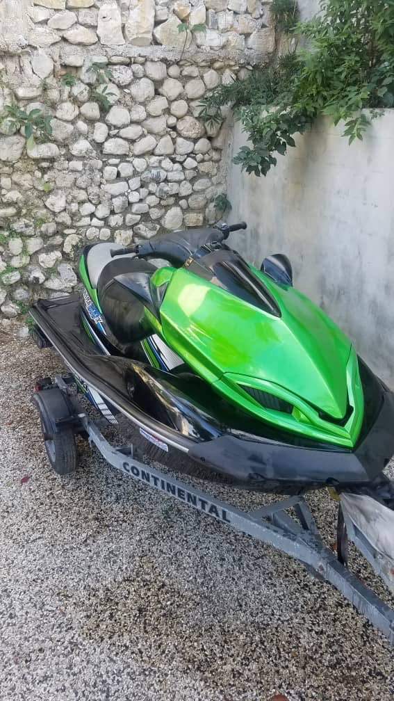 MotoTechhaiti's tweet photo. For sale Kawasaki ultra300x 2013 only 100hrs 300hp crazy fast 3782-3030 dm https://t.co/gEqysbNm53