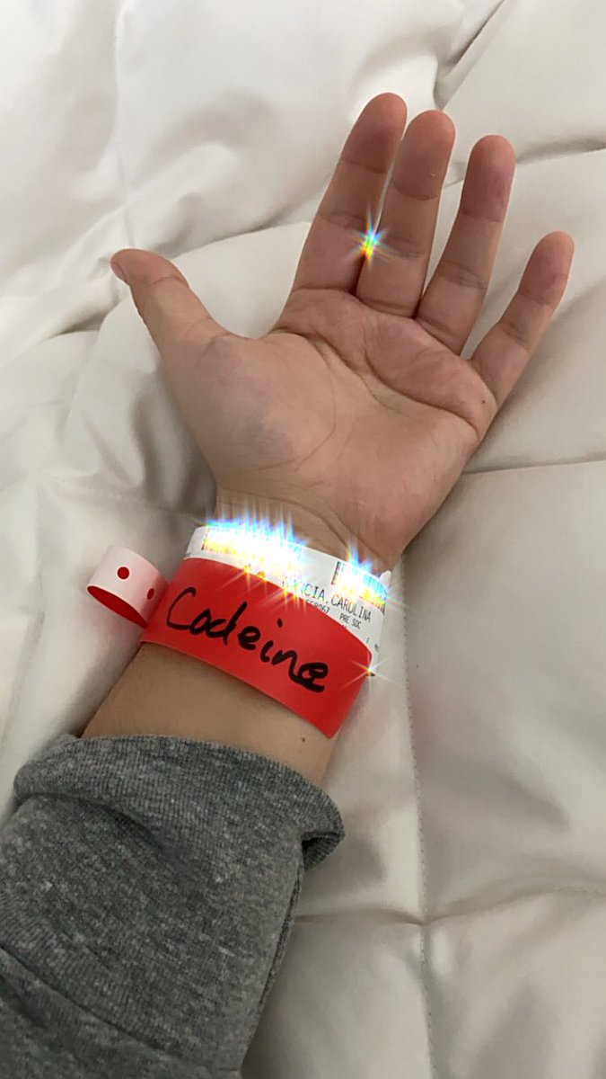 lolzcarly's tweet photo. YES 😲 im iced up 🥶 brrbbrrr. Wanted to update y’all on how the drip got me SICK. straight ill luv xx #fisheyearm #codeinedreams accepting thots but never 🙅🏻♀️ prayers https://t.co/KSo7mKsWf1