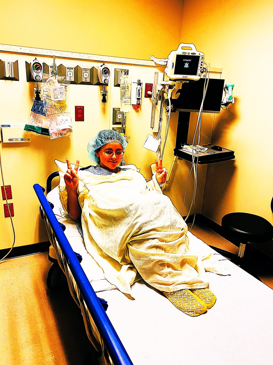 lolzcarly's tweet photo. YES 😲 im iced up 🥶 brrbbrrr. Wanted to update y’all on how the drip got me SICK. straight ill luv xx #fisheyearm #codeinedreams accepting thots but never 🙅🏻♀️ prayers https://t.co/KSo7mKsWf1