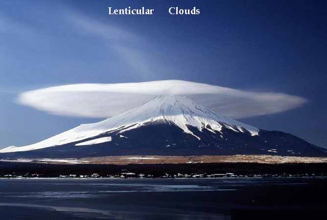 z9_z9's tweet photo. صور غير معدلة للسحاب العدسي Lenticular Clouds هي سحب ذات شكل عدسي أو لوزي متطاول جداً، يعود تشكلها إلى أسباب تضاريسية، حيث تتشكل غالباً خلف ذرا الحواجز الجبلية في قمة الأمواج الحاجزية، و في بعض الأحيان قد تقذفها الرياح بعيداً عن الجبال و تهبط لمسافات دُنيا مما تذهل بعض الناظرين https://t.co/YoMahC2riR