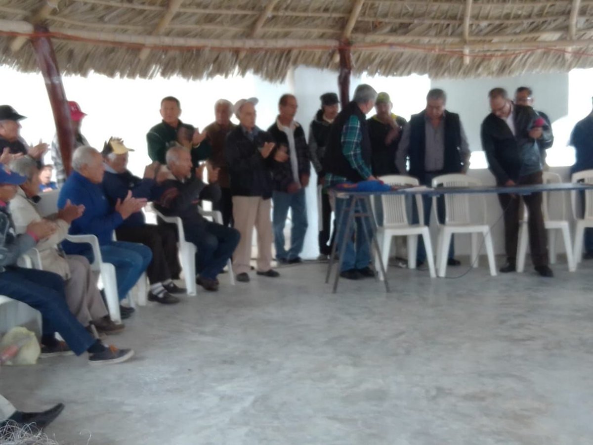 DelsolEstrada's tweet photo. Reunión con el sindicato de Jubilados y pensionados  petroleros de Ebano https://t.co/CwhP5tKnno