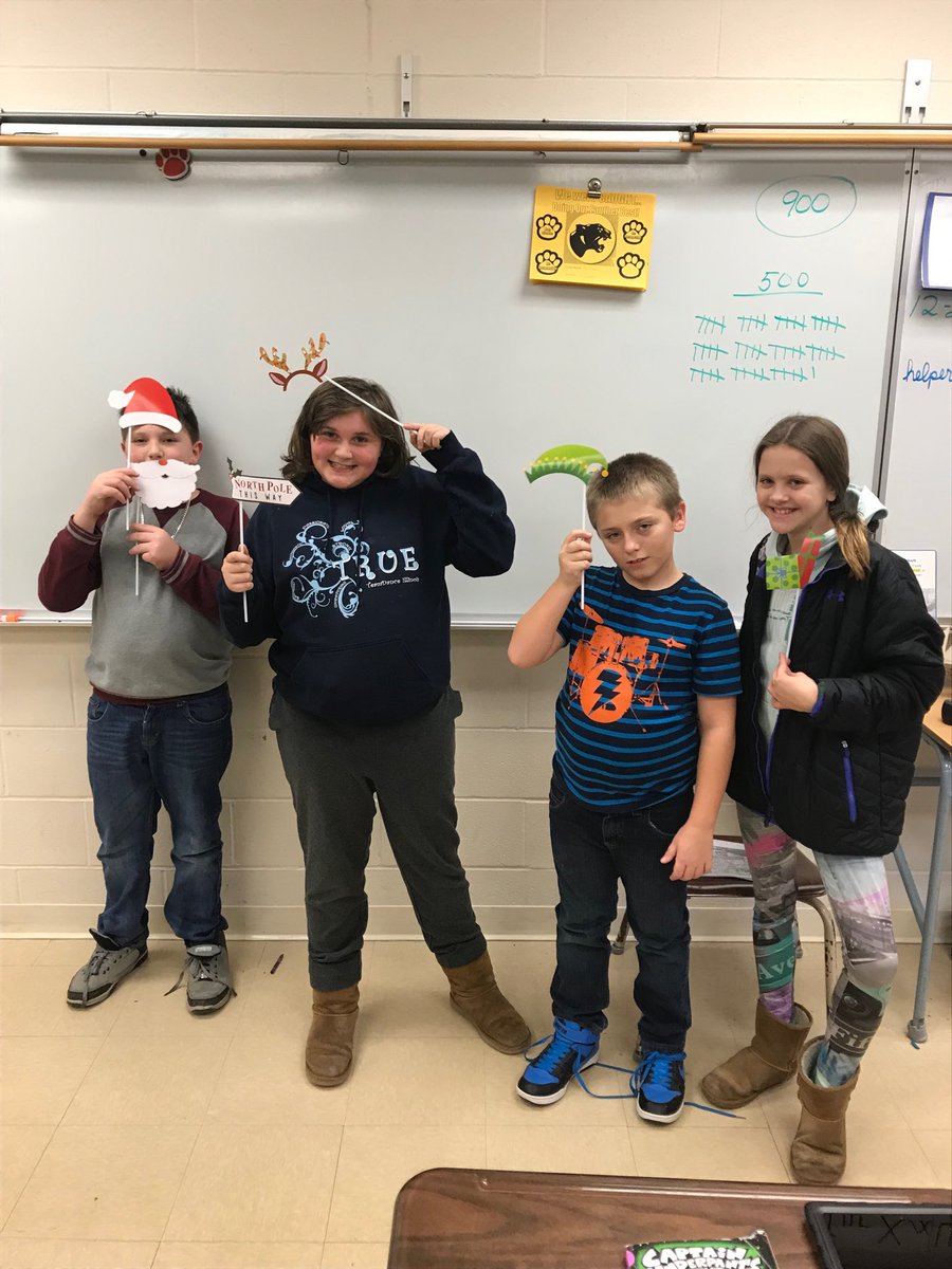 MrsKincaid5K's tweet photo. Holiday fun in 5K!! Merry Christmas! #NStarPride https://t.co/tzUf7BjOsL
