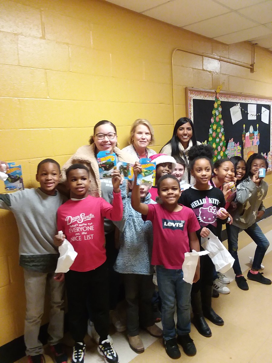NorthHighlandEl's tweet photo. Thank you Ms. P and her elves in delivering gifts to every student in our Feeder Pattern. #changingtheworldonestudentatatime #northhighlandel https://t.co/1HKROttGiB