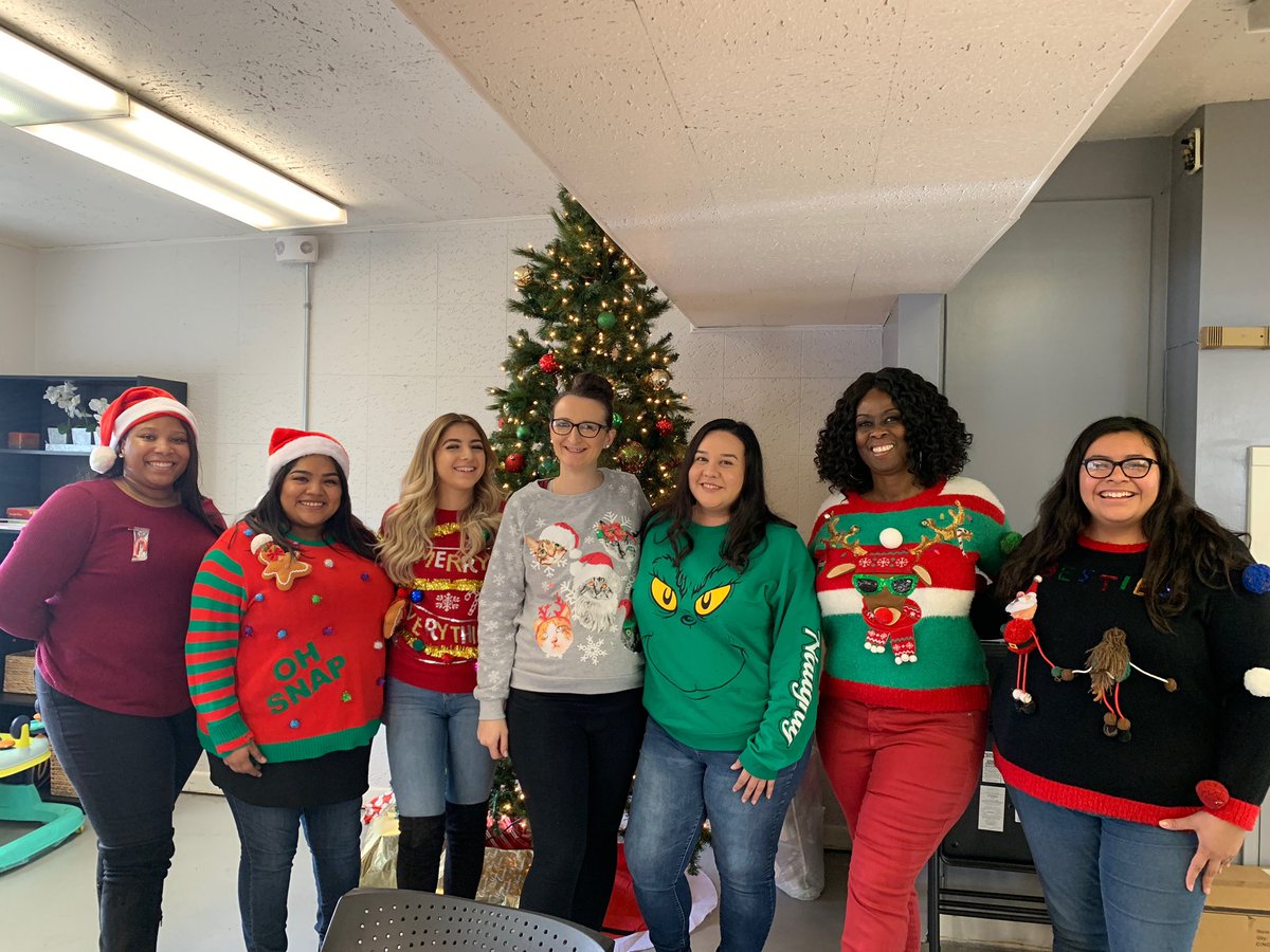 embracinglv's tweet photo. Every girl in both our SEY &amp; mentoring program, including their children left our holiday parties with a present. Thanks to our generous donors ❤️.

We couldn’t have done it without our sponsors and donors. Thank you

#nonprofitorganization #mentoring #community #dogood https://t.co/5OxJSxMKP8
