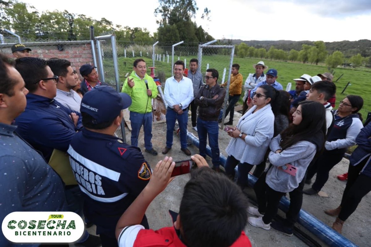 GobBoyaca's tweet photo. Boyacá le dice no al fracking y si a la vida. 

El gobernador @CarlosAmayaR inauguró pozo profundo en la vereda Arrayanes de Tinjacá, para el servicio de la comunidad. https://t.co/sZibiw9dCd