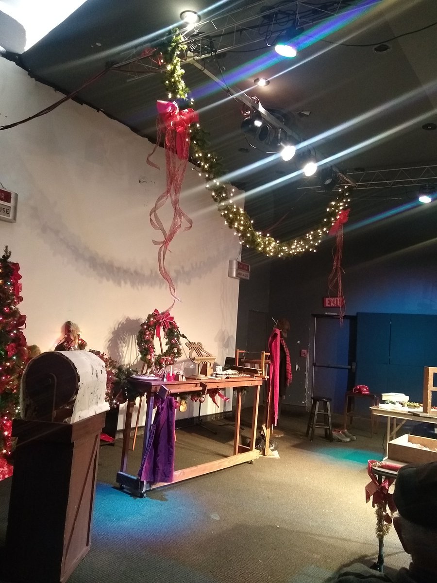 MaeStevenson_17's tweet photo. @MrStevenson18 and I are super excited to support @eileahale in her stage managing role! #Christmas @ProsperTheatre @JohnMBurdett https://t.co/gfUELEHJRS