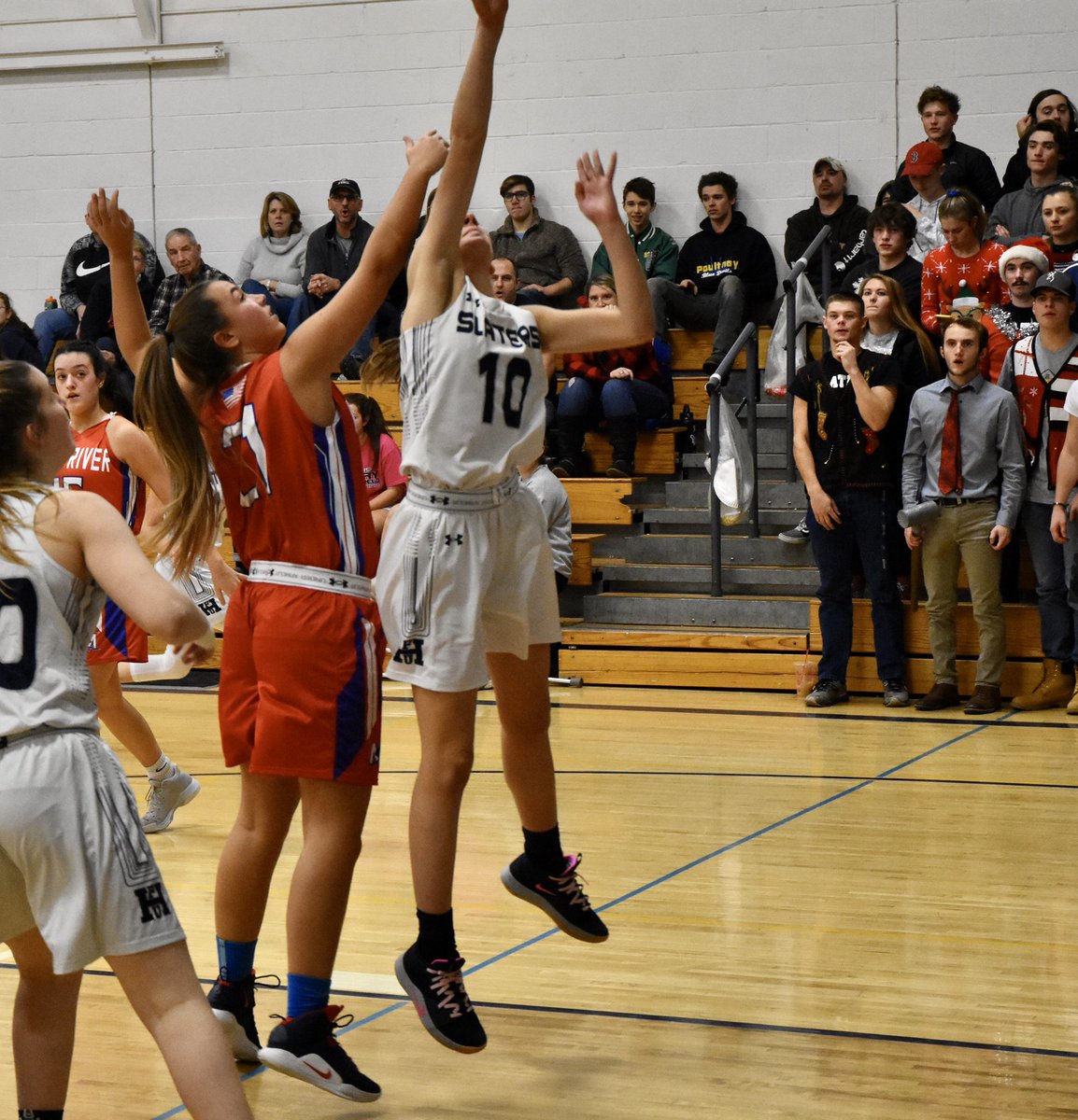 NYSTakeover's tweet photo. Fair Haven 63
Mill River 22
Final

The hosts were dominant in the nightcap of their tournament. @ColouttiRyleigh (2021) hung a game high 27, and they broke it open early &amp; coasted to the finish. 4 game Vermont swing today... in the books! ✔️ #VTHSHoops https://t.co/9D0YOJUDtq