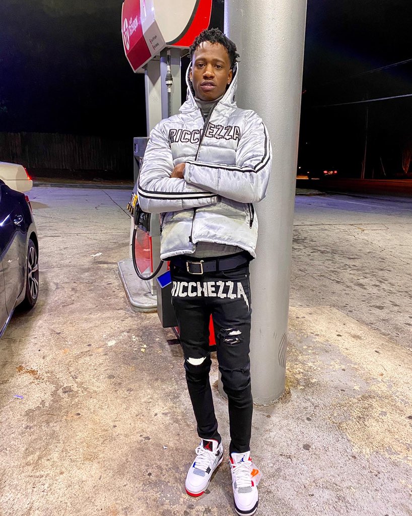 yungmal__15's tweet photo. Niggas turn to hoes mightest we’ll let my homegirls carry my casket 🦅 https://t.co/aT7VfoloNq