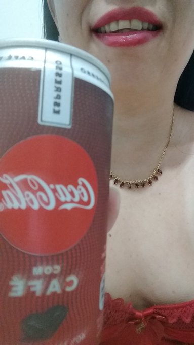 Maratonando no @cameraprive para encher o saco do Papai Noel🤪 https://t.co/Lzw62cuJE3<a class="tags" href="/tag/cameraprive">@cameraprive</a>