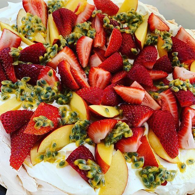 idocupcakes's tweet photo. Big family get together today, this pav has a dozen eggs in it!! #pavlova  #familygettogether #instapavlova #pavlovasofinstagram https://t.co/fMQAUZNJQu https://t.co/dHBZSzUXx2