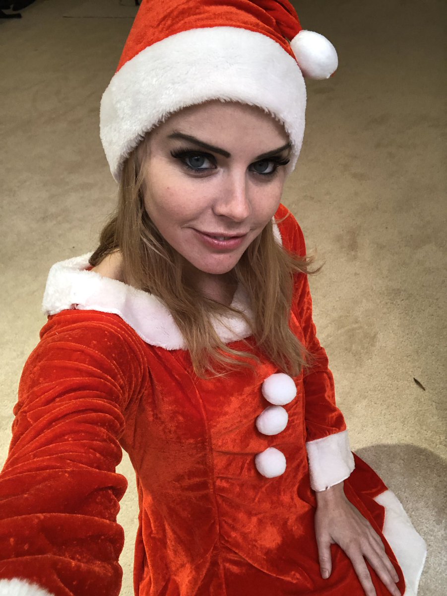 kodyevans21's tweet photo. Shooting my last shoot until after Christmas tom with my sister London! What better way to to start my Christmas !! We might have a slot available for a custom, email at kodyevans30@gmail.com if you want that last minute 🎁 for yourself! https://t.co/uKxc48cmQl