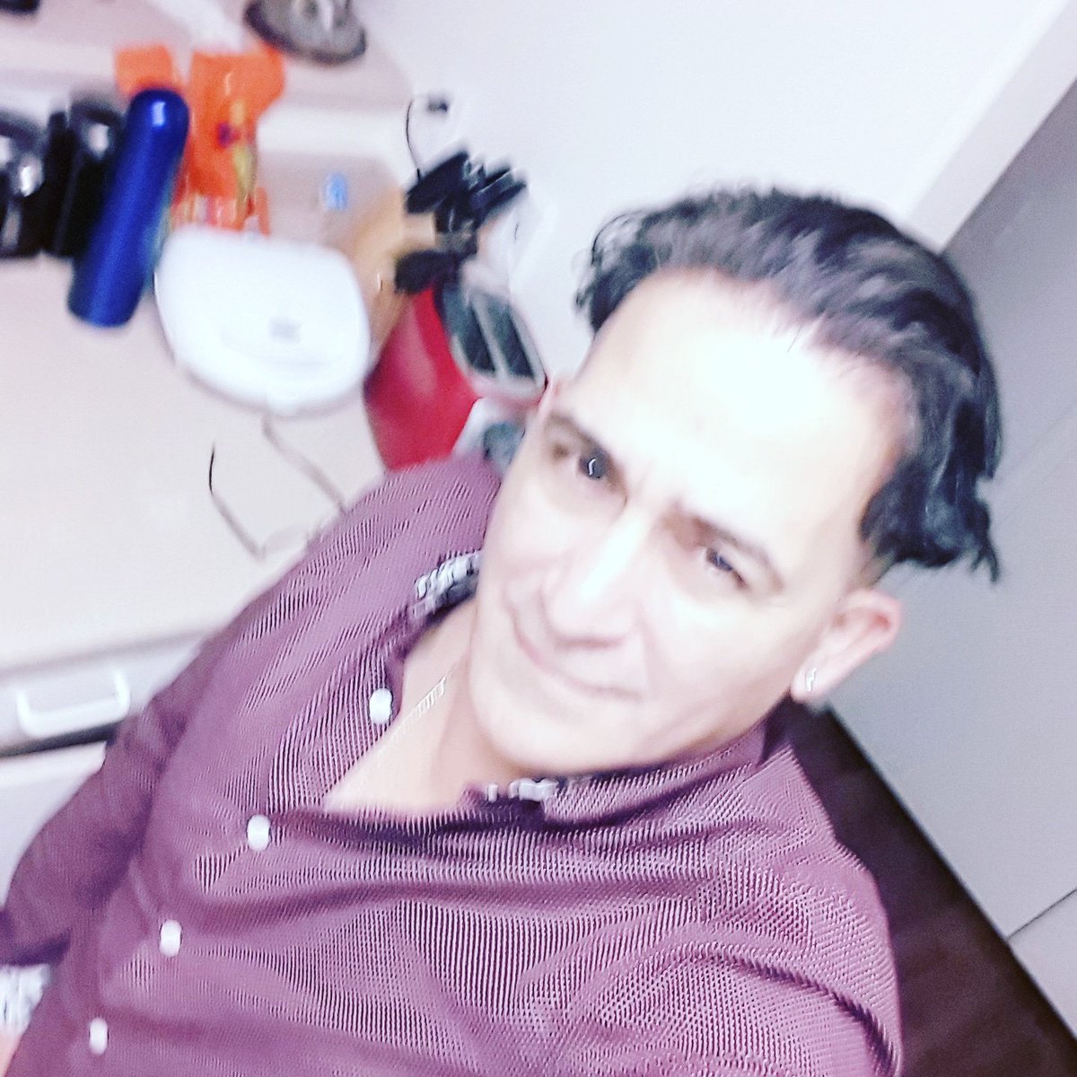 gluism61's tweet photo. Compartiendo en casa de un amigo https://t.co/sO1j1VESIB
