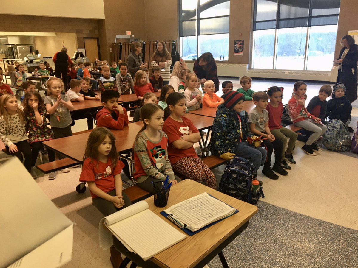 MediaWildwood's tweet photo. @ScottBriske Such a great tradition! https://t.co/JfRtFWyhTX
