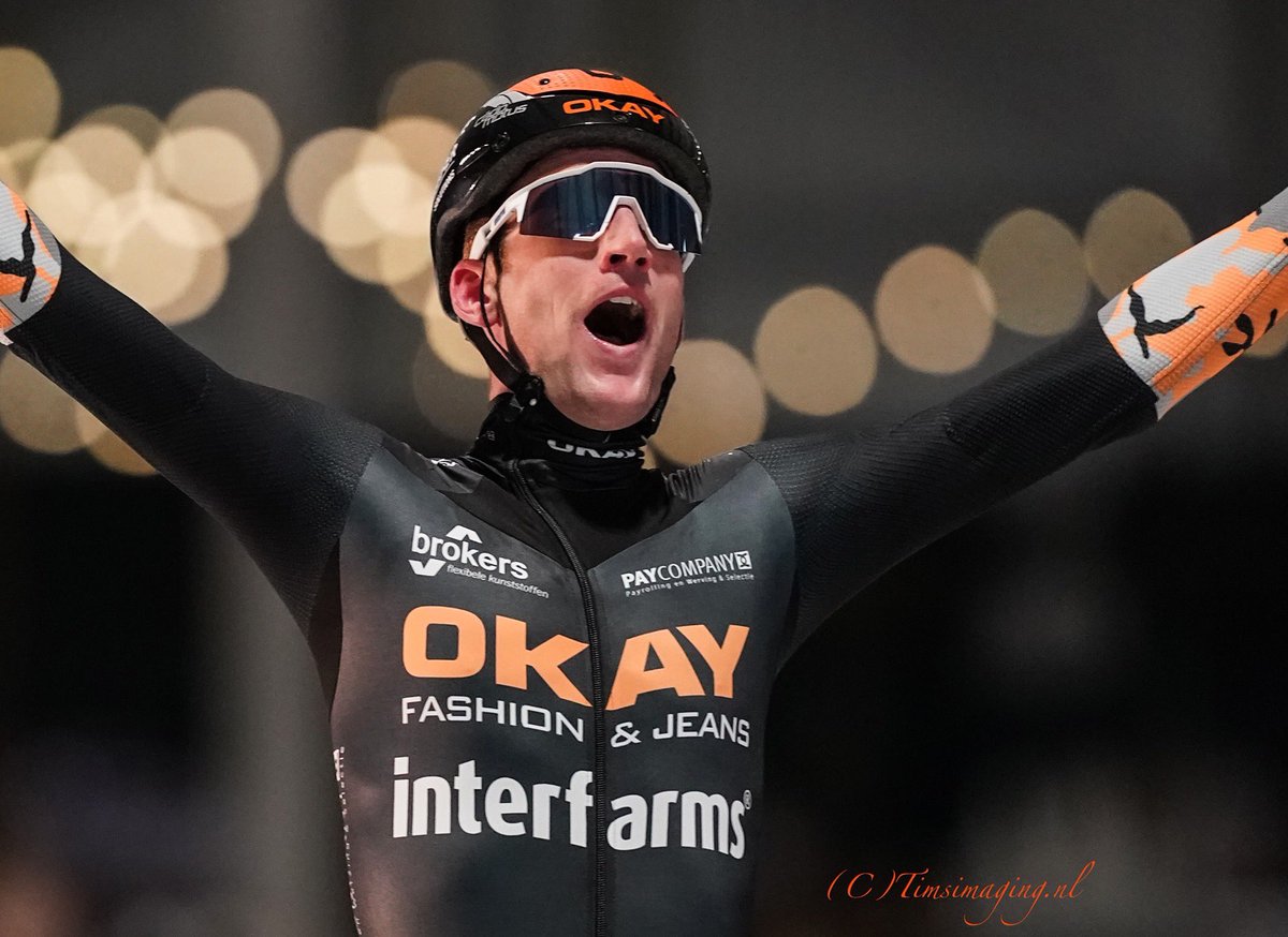 ptdevries's tweet photo. IJzersterke Erik Jan maakt het werk van onze Okay mannen geweldig af met winst in Breda!!
KPN cup 8:🥇Erik Jan Kooiman (Okay)🥈Daniel Niro 🥉Frank Vreugdenhil
#okayfashionandjeans #interfarms #brokersflexibelekunststoffen #everydayriding 📸timsimaging https://t.co/gp1RkAtHJ5