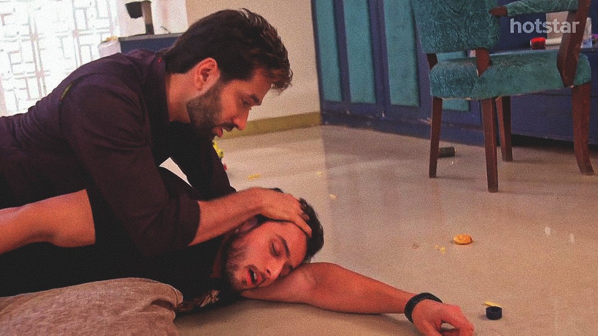 Merna__aa's tweet photo. "mere ko school nahi jaana bhaiyaan soone do yaar "
"school ke bache...school mein nahi hai tu."
"bhaiyaan nahi jaana mujhe "

" RUDRASINGHOBEROI "
" yes sir" 
😂😂😭😭

I Miss my babies 🤧

#Shivru #NakuulMehta https://t.co/NlyXY2Yghb