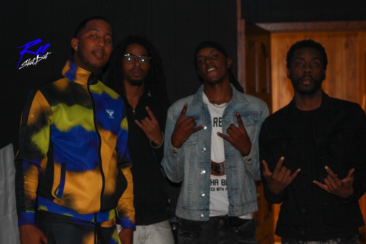 dgotdadrip's tweet image. Solid as a rock all my niggas cut like ✂️🤞🏾

📸 @raeshotdat #rockpaperscissors #BL4L