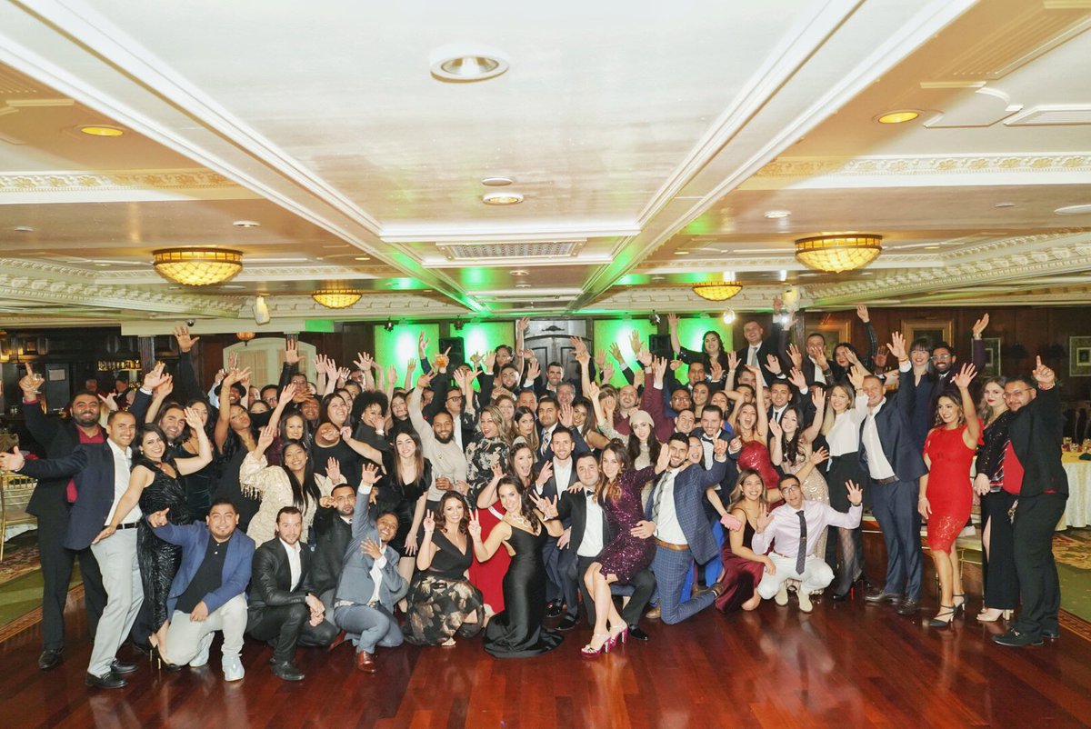 YuriD_ZCP's tweet image. Such an awesome year!!! Memories that will last forever. Thank you everyone for an unforgettable 2019 and I promise the saga will continue 2020! @ZCP_Inc @DermSource @frontier_LF @RxSparta