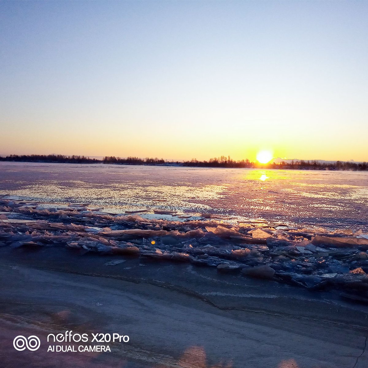 NeffosME's tweet photo. See early winter landscapes in Russia through the X20 Pro’s dual camera. This is how a nice smartphone camera can perform in the hands of a professional travel photographer. Pack light and take the X20 Pro along for the trip!
#TPLink #Neffos #ShotbyNeffos #X20Pro https://t.co/pbpSjikb4Z