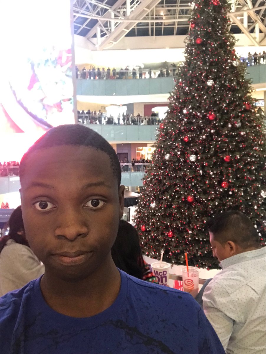 AJTinsley2's tweet photo. Spending time with my family on my last day of being 15 years old. Chapter 16, here I come! https://t.co/mlyUCBJiTJ