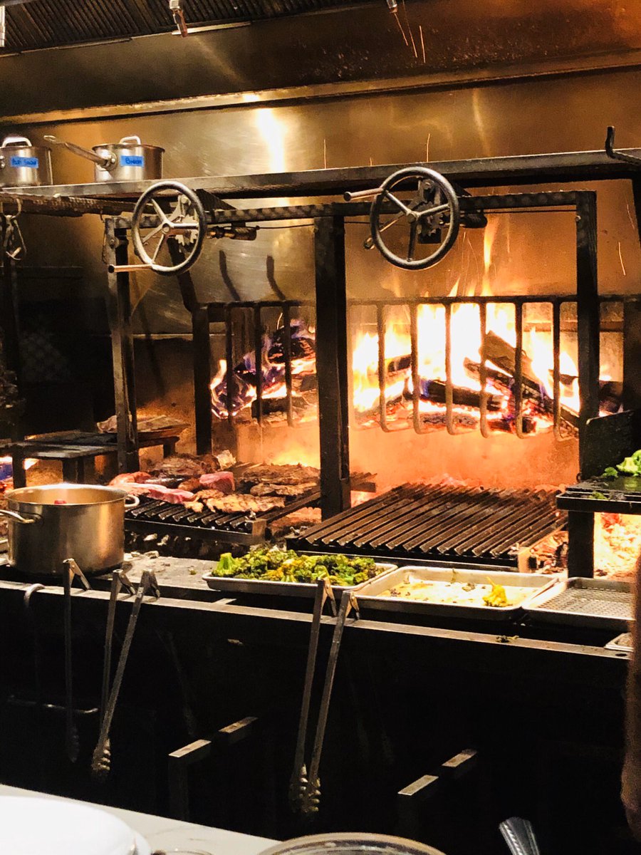 Goof_2's tweet photo. One of the most enjoyable, and most under-the-radar dining experiences in town, the #ChefCounter @elchebarchicago https://t.co/TjxkbXlOab