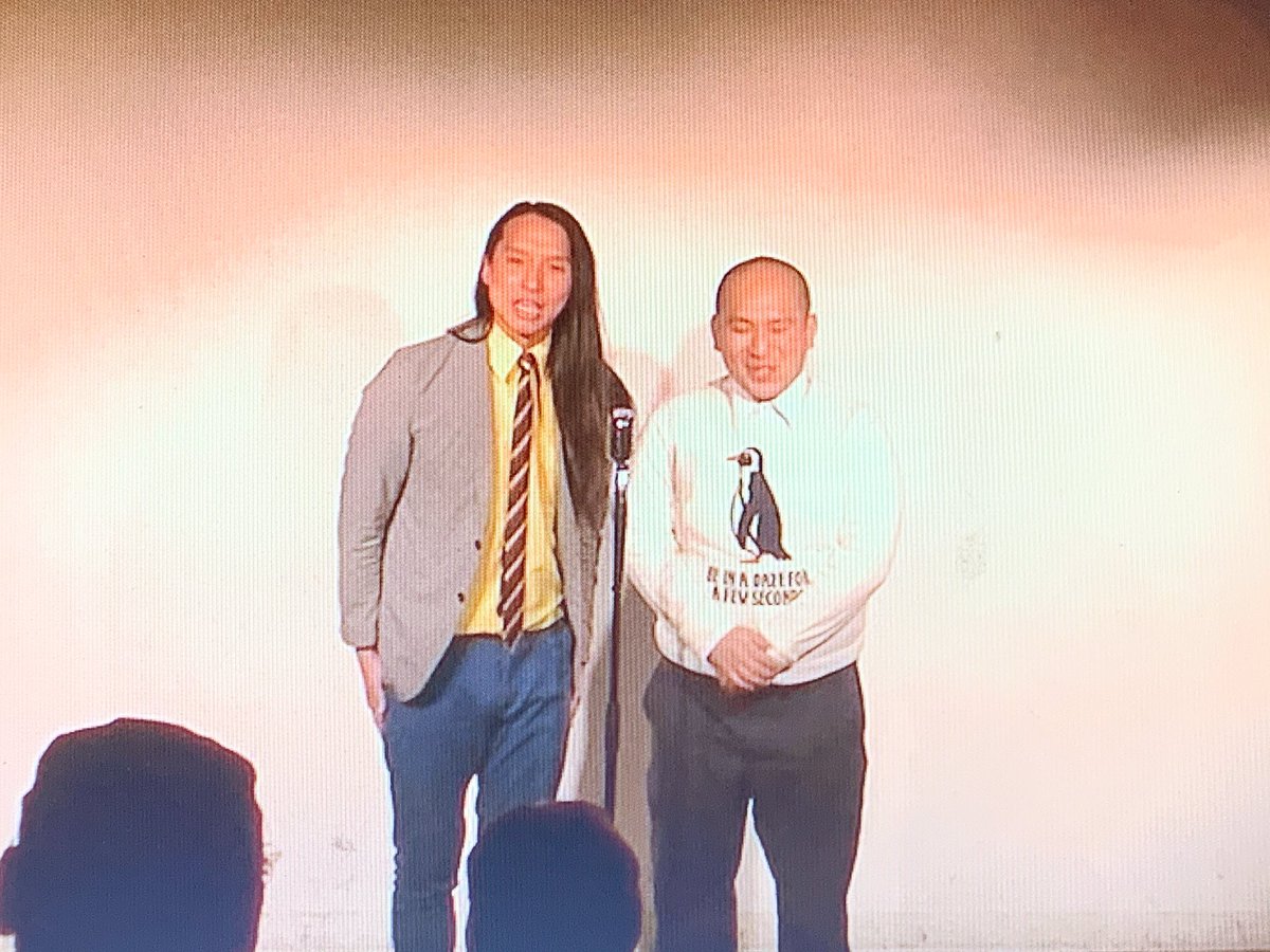 kamomehage's tweet photo. まさかの二度目のニセトム・ブラウンしてきました。今回は後半途中でロッドボーイマンさんと布川さんが入れ替わるという。いや、じゃあトム・ブラウン1人もいないから調整じゃないんじゃ？とは思いましたが、またガッツリ僕は4分間完コピしました。
14時からの敗者復活戦
一体どうなっちゃうんだー！？ https://t.co/AlwLgiOjsA