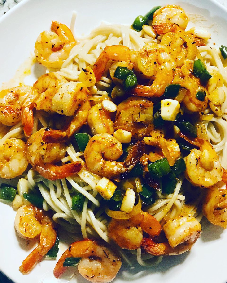 MOJSHOW's tweet photo. Soooooo!! DโArtagnan wanted steak and broccoli, and I wanted shrimp and stuff (Iโm not very specific with the โstuffโ part). My hubster, #ChefJD humbly obliged. ๐ฅฆ๐ค๐ฅฉ๐โจโจโจโจโจโจโจโจโจโจโจโจโจ
#lovemymanโค๏ธ #Dinner #Yaaass๐
#seafood #pasta #butter #onions #garlic #spirits๐๐ https://t.co/Ujf2qDHsMR