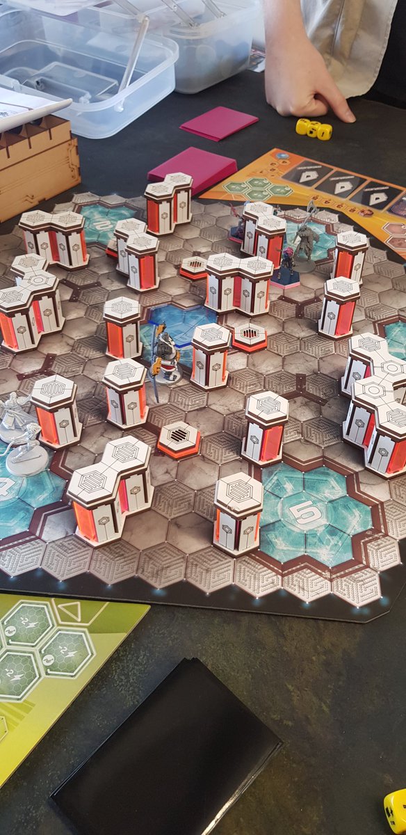 KNlGHTH00D's tweet photo. Had a great pre-tournament training session today with @ThunderboltsAAL &amp; @Jainyx as well as a new team on the AAL! scene, the ADD Delinquents 😎 #CorvusBelli #aristeiathegame #boardgames #warmongers #boardgamegeek @AristeiaTheGame https://t.co/Va2rn8snoa