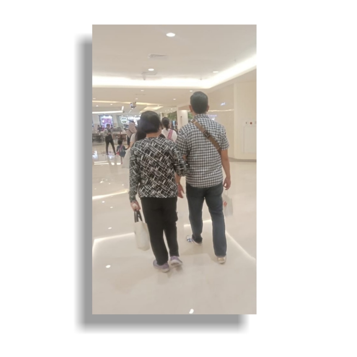 P3C's tweet photo. Selamat hari Ibu,  terima kasih atas semua jasa jasa mu,  bahwakan seluruh harta di dunia ini tak akan mampu menggantikannya.  Semoga anakmu ini bisa selalu membahagiakanmu.  #happymothersday https://t.co/2HkMGoUJgT