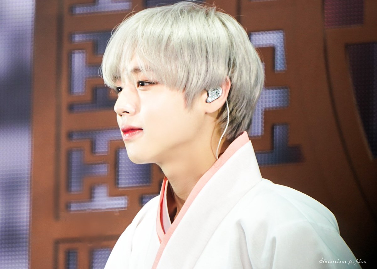 Classicism_may's tweet photo. 191221 팬콘 day 1
영수에 몰입하는 지훈이에 몰입하는 메이
#박지훈 #ParkJihoon https://t.co/ryhaq4VJ2i
