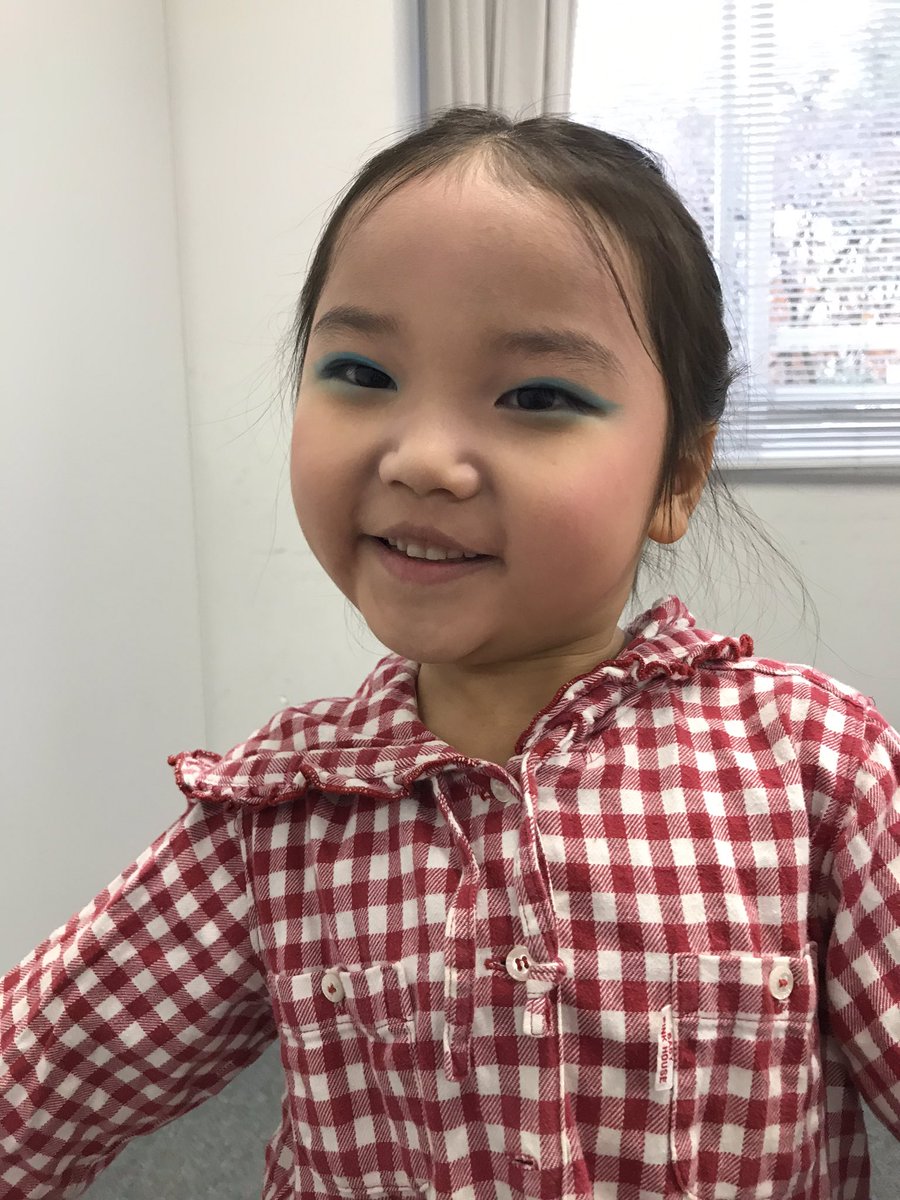 みる みるクラ 今日は バレエクリスマス発表会の本番 メイク完了です リップは衣装汚したりが危ないので 直前につけまーす バレエ発表会