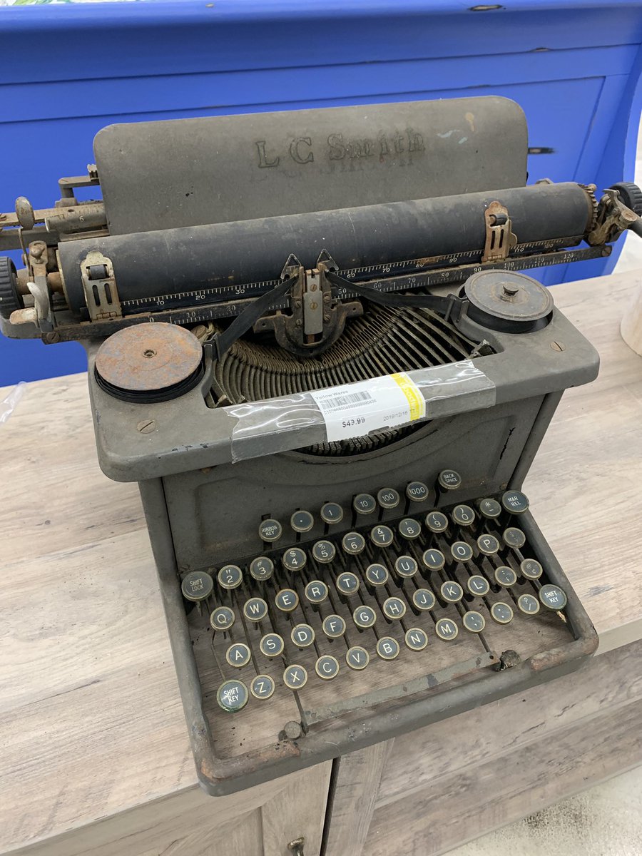 misterkewi's tweet photo. Look what I found tonight at the Goodwill Megastore in Ocean Springs! Can you imagine what was typed on this fabulous #typewriter?! Letters, resumes, research papers, scripts, speeches, book reports, notes, poems, etc. #goodwill #MSCoastLife #donated #almostextinct #thrifting https://t.co/KoUCNdaThD