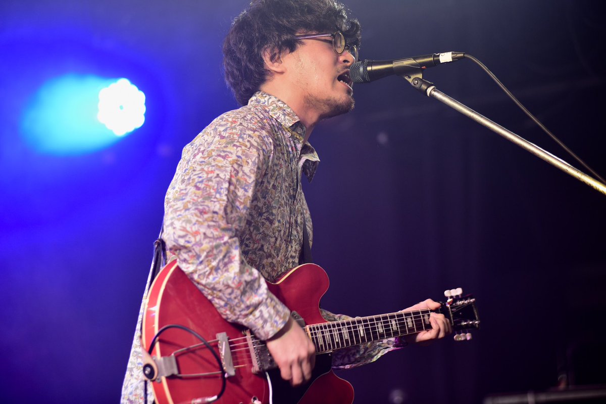 gooutzoo's tweet photo. 2019.12.21(Sat) at 名古屋CLUB QUATTRO
『年末調整GIG 2019』

[曲目]
1.ダンサーインザルーム
2.夜に
3.前夜
4.リトル・ミス・ストレンジ
5.ビューティ
6.友達のうた
7.花瓶のうた
8.漂流劇団
9.アニー

名古屋の皆様また来年〜！
メリークリスマス〜！良いお年を〜！！

写真:Chizuwa( @_chizuwa ) https://t.co/Kd9X6BpOk1