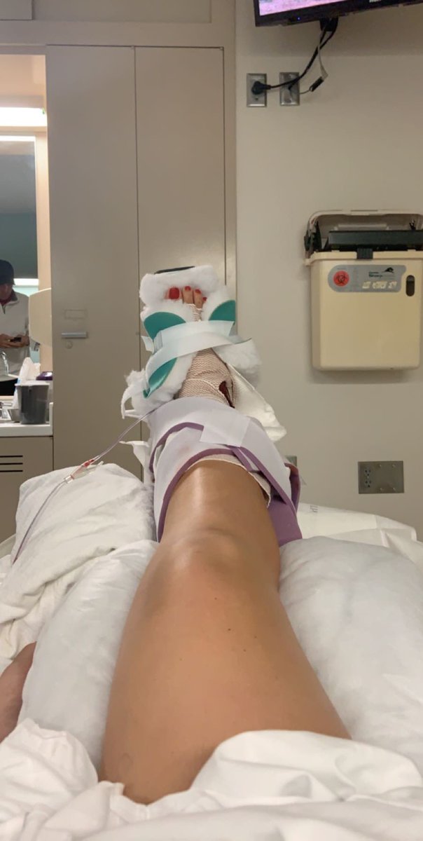 SamprestonSam's tweet photo. Was diagnosed with cancer the day before my 20th birthday, worked all summer while going through treatment, had 3 surgeries in 6 months, missed 5 weeks of class but finished the semester with 17 credits, AND I beat cancer’s a$$. 2019 ain’t got nothing on me💪🏼💛 https://t.co/5LgmuaH0A5