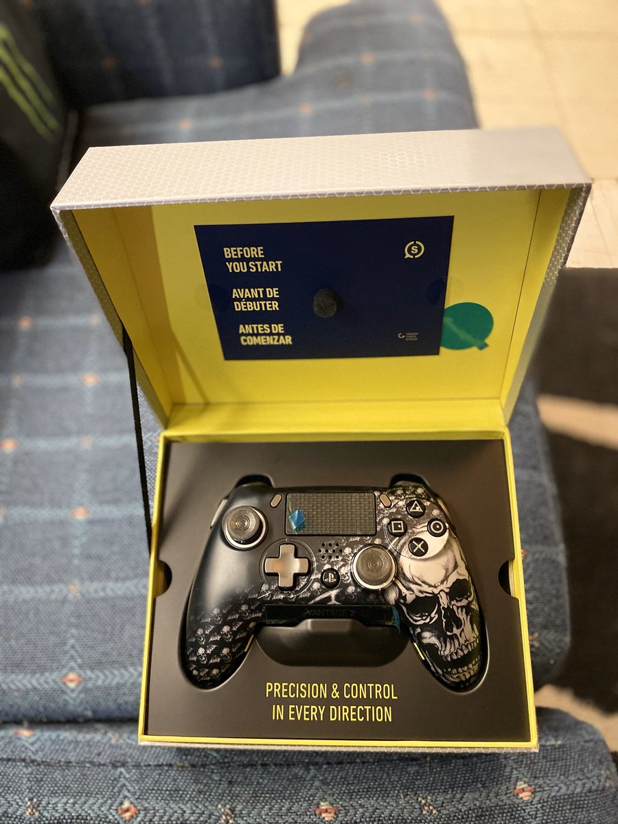 TwyztydFate's tweet photo. Absolutely love my new @ScufGaming #vantage2 controller. Early Xmas gift from my fiancรฉ https://t.co/6As3OQ5s0g