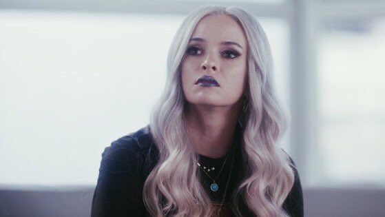 Kam_epic26's tweet photo. “you can’t have a crush on a fictional character”

the fictional character: https://t.co/2rPtCVx6vJ